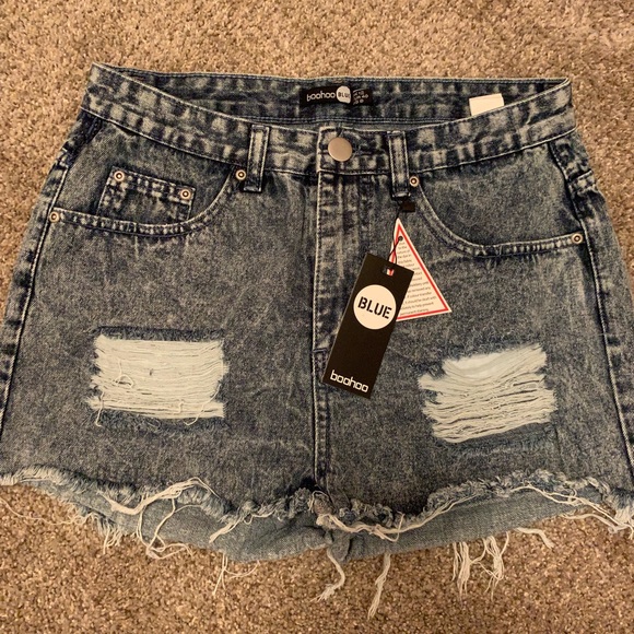 Petite Louisa High Rise Distressed Denim Short - Picture 3 of 6